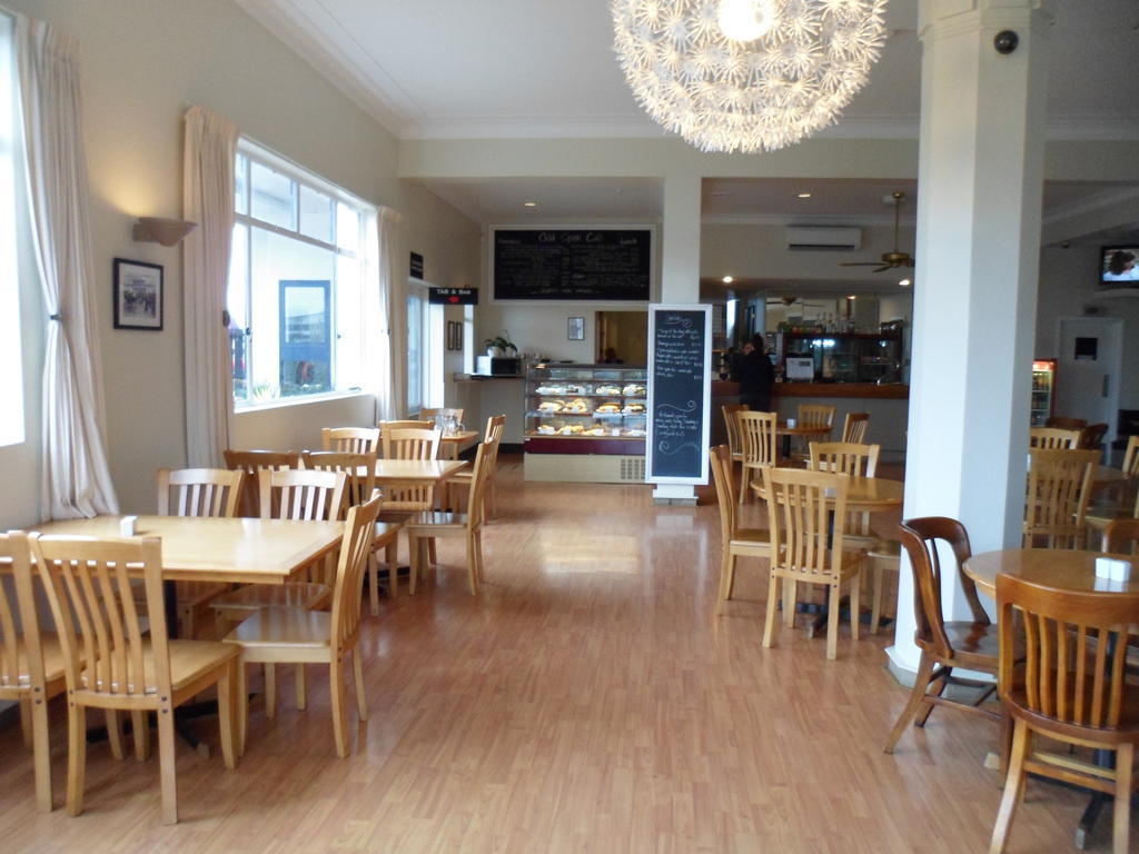Мотель Essex Arms Хантли Экстерьер фото