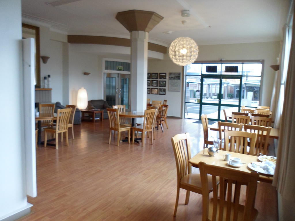 Мотель Essex Arms Хантли Экстерьер фото